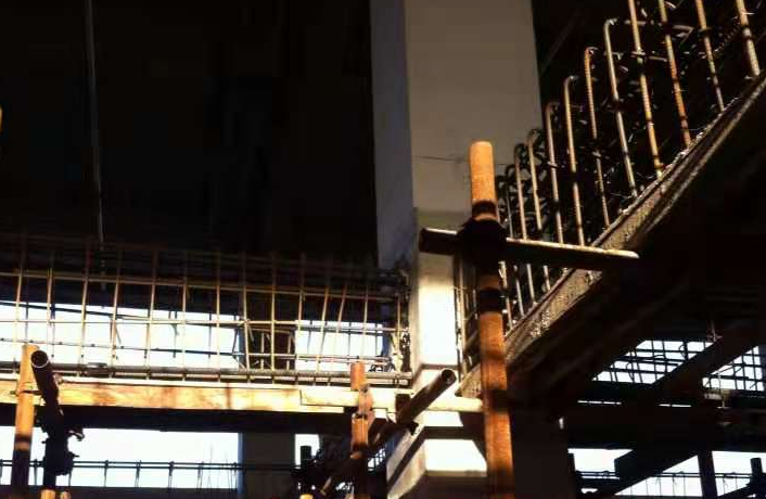 阿克苏一厂房梁柱截面加大施工